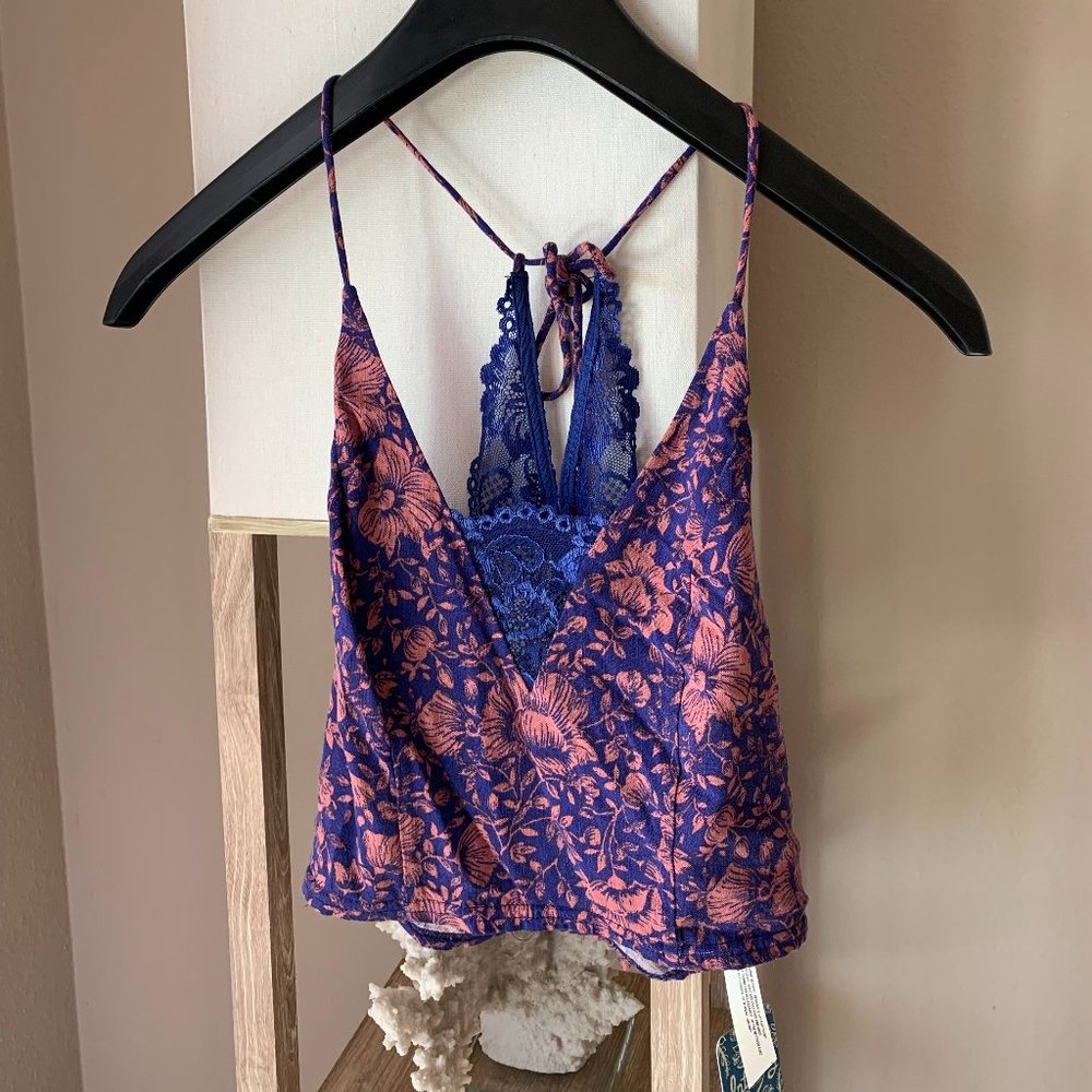 FREE PEOPLE INTIMATELY | Floral lace crop top